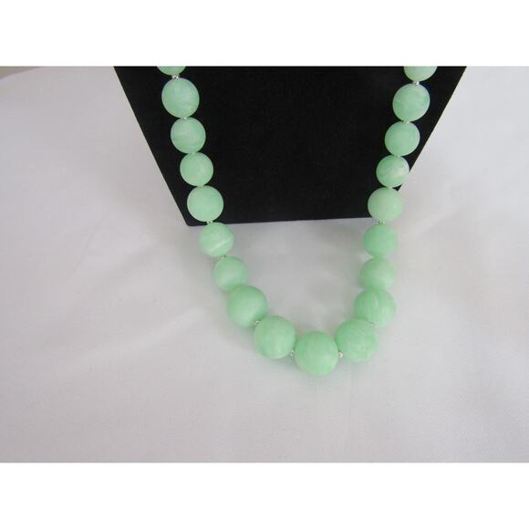 Green Marble Beaded Silver Tone Necklace 28" Boho Cottagecore Festive Whimsical - Picture 2 of 7